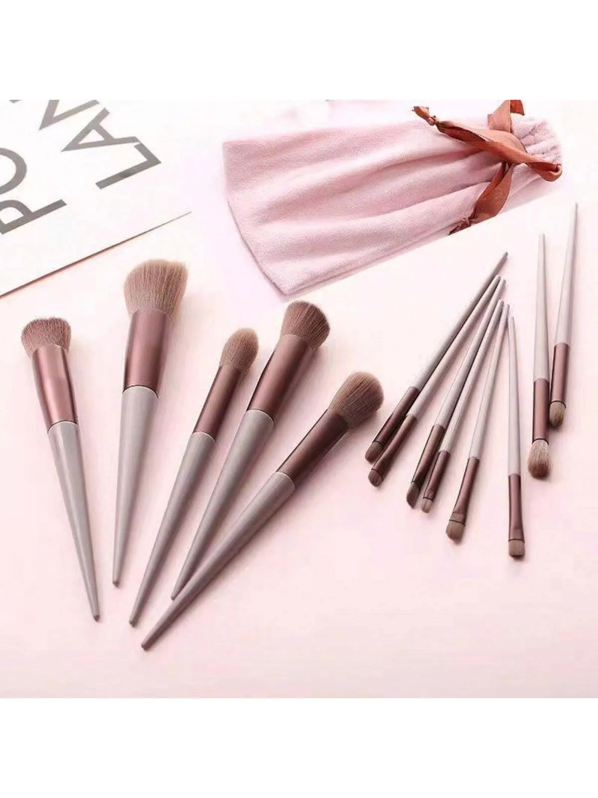 14pcs Makeup Brush Set, Including Coffee-Colored Powder Brush, Blush Brush, Contour Brush, Eye Shadow Brush, Sponge, Makeup Egg, Beginner Essential, Portable Storage Bag, Travel Makeup Tool