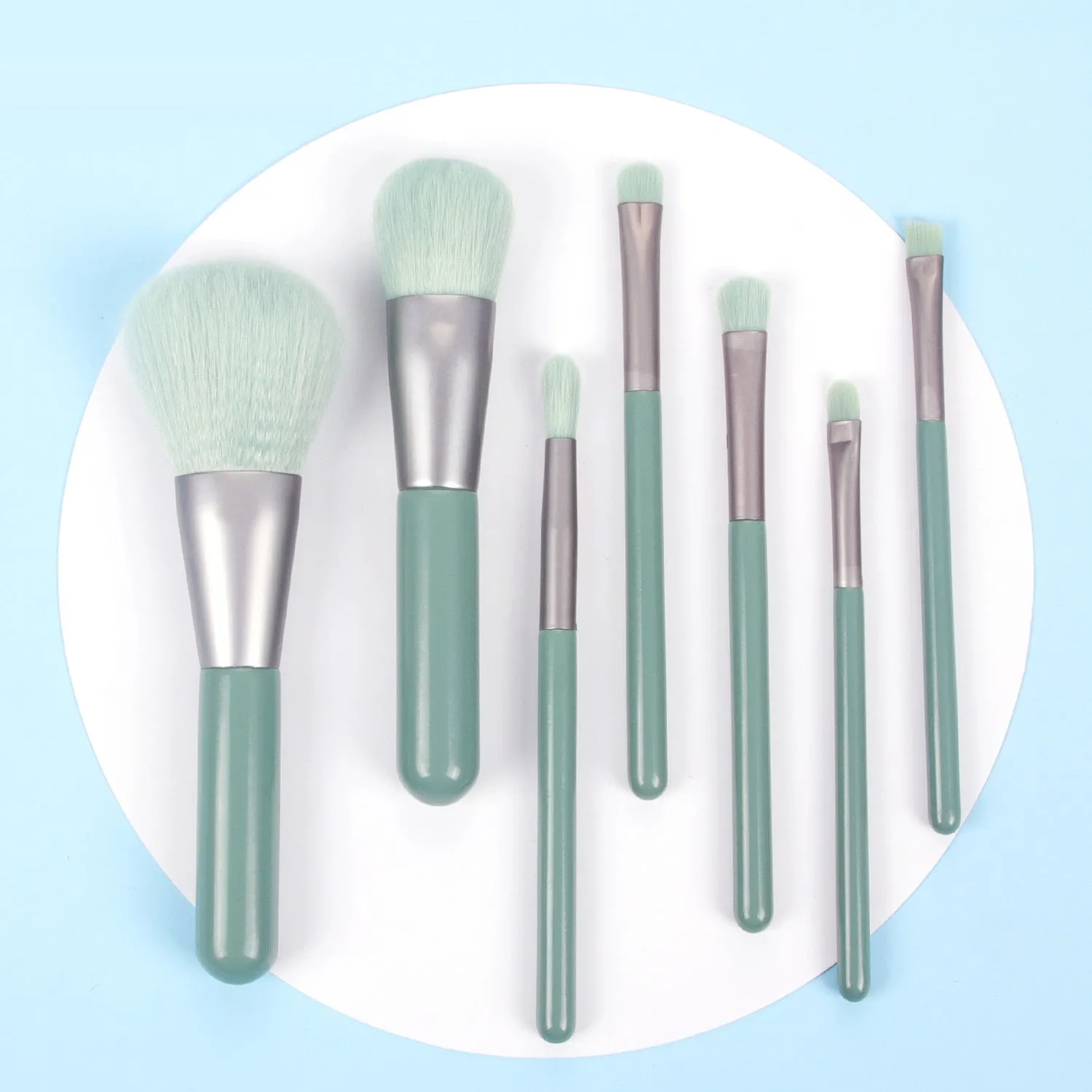 Makeup, Blush, Eyeshadow and Lip Brush Set of 7 Makeup Brushes