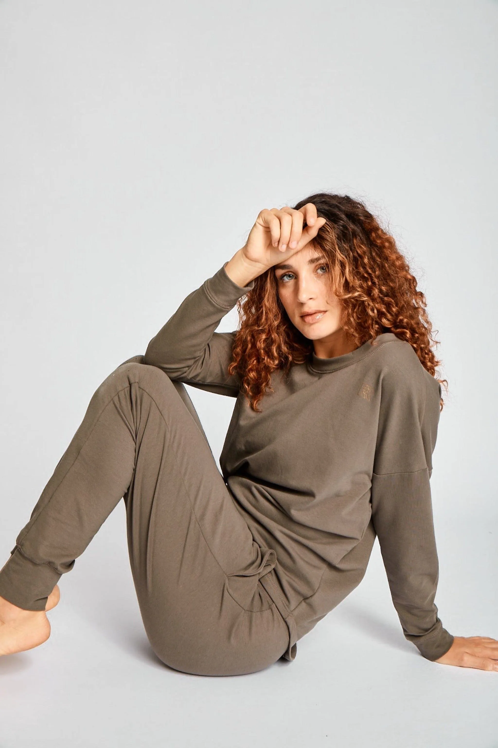 RELAXED LOUNGE SWEAT TOP